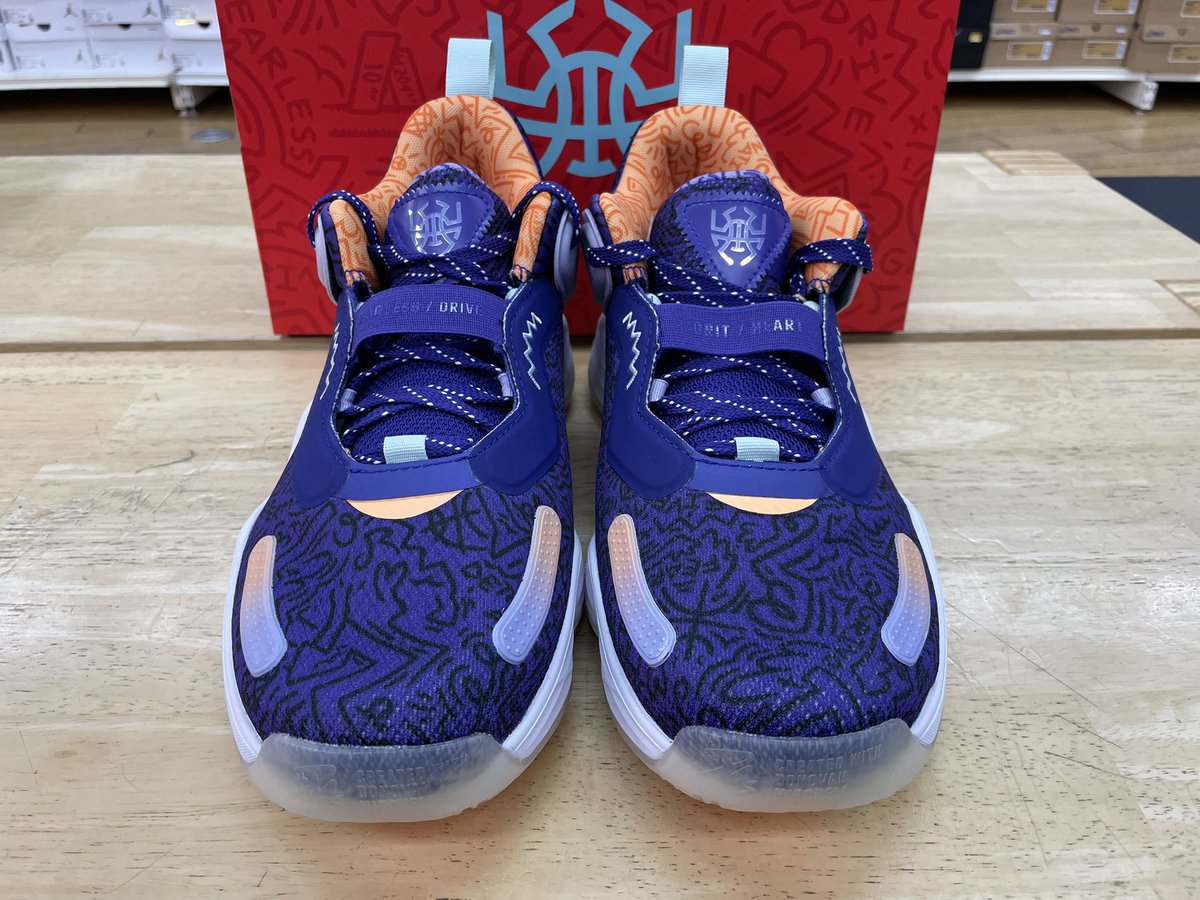 gallery2basket's tweet photo. 【7/1(木)発売】
adidas D.O.N. Issue 3
(GV7264)

https://t.co/hnBlYqMPeT

#gallery2 #ギャラリー2 #ギャラ2 #バスケットボール #バスケ #バッシュ #basketball #adidas #adidasbasketball #nba #utahjazz #donovanmitchell #donissue3 #donissue #ドノバン3 #GALLERY2 #40周年 https://t.co/sb35eFy9DB