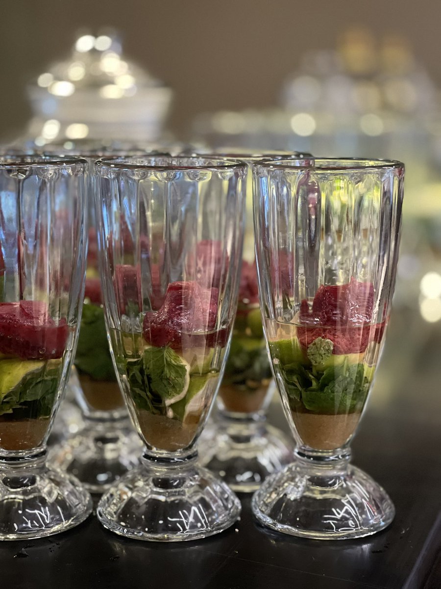 KinPlazaArjaan's tweet photo. Mojito coco, classique ou fraise ? 

🥥 🍋 🍓 

#kinplazaarjaanbyrotana #mojitos #cocktails #lebar https://t.co/6vWwIvUs09