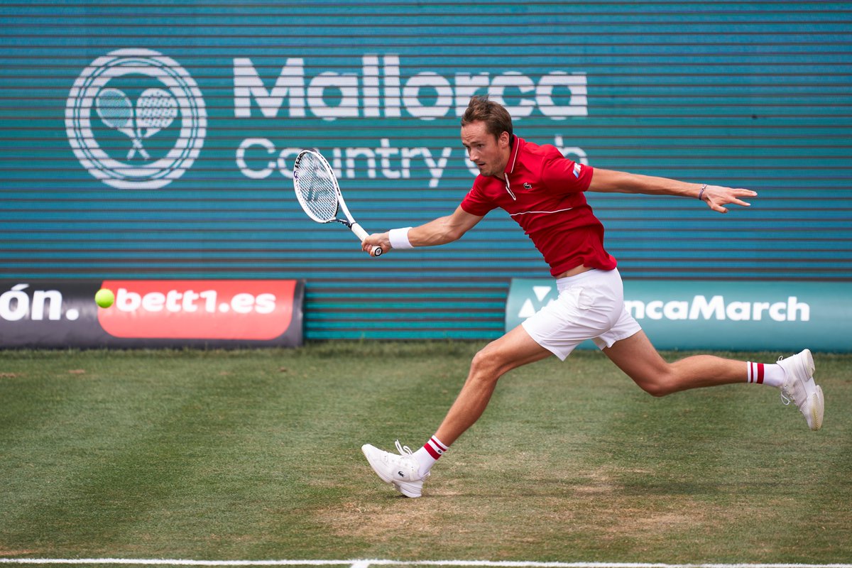 Mallorca Championships: Medvedev travolge Querrey e conquista il primo titolo sull’erba press.russianews.it/press/mallorca… <a href="/DaniilMedwed/">Daniil Medvedev</a> <a href="/atptour/">ATP Tour</a> <a href="/MallorcaChamps/">Mallorca Championships</a>