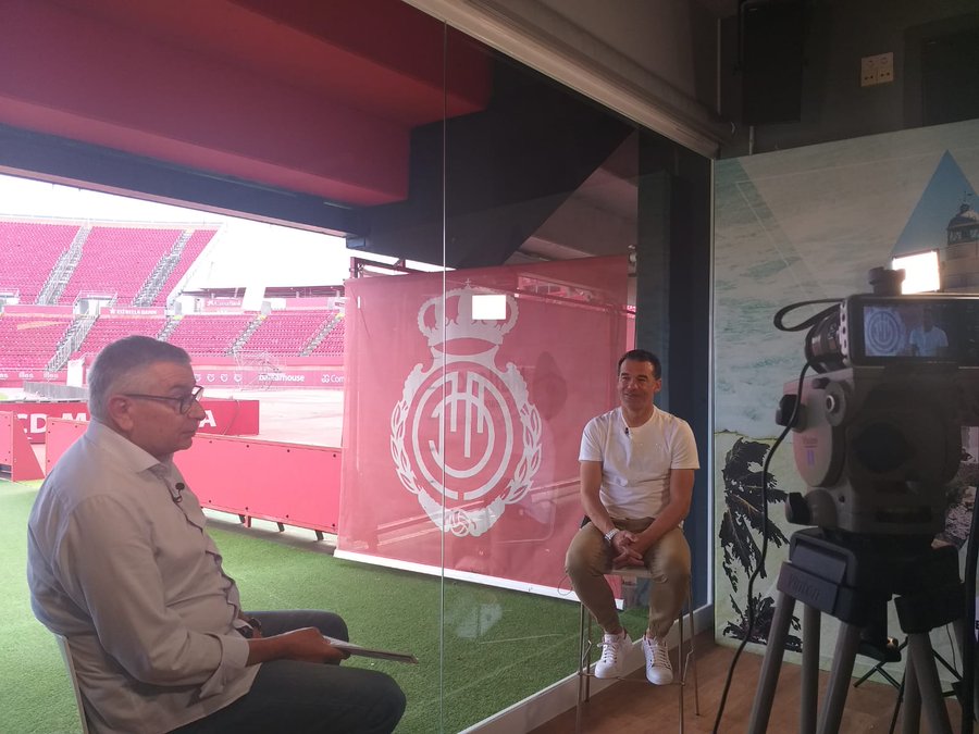 Esta noche a las 21 horas en @Canal4televisio en el último programa de la temporada volvemos a emitir la entrevista de <a href="/TomeuTerrasa/">Tomeu Terrasa</a> a <a href="/LuisGarciaPlaza/">Luis Garcia Plaza</a>, gran protagonista del año. No te la pierdas