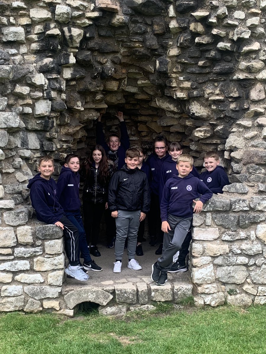 class6_mill's tweet image. Having fun at Conisbrough Castle 🏰 @themillacademy