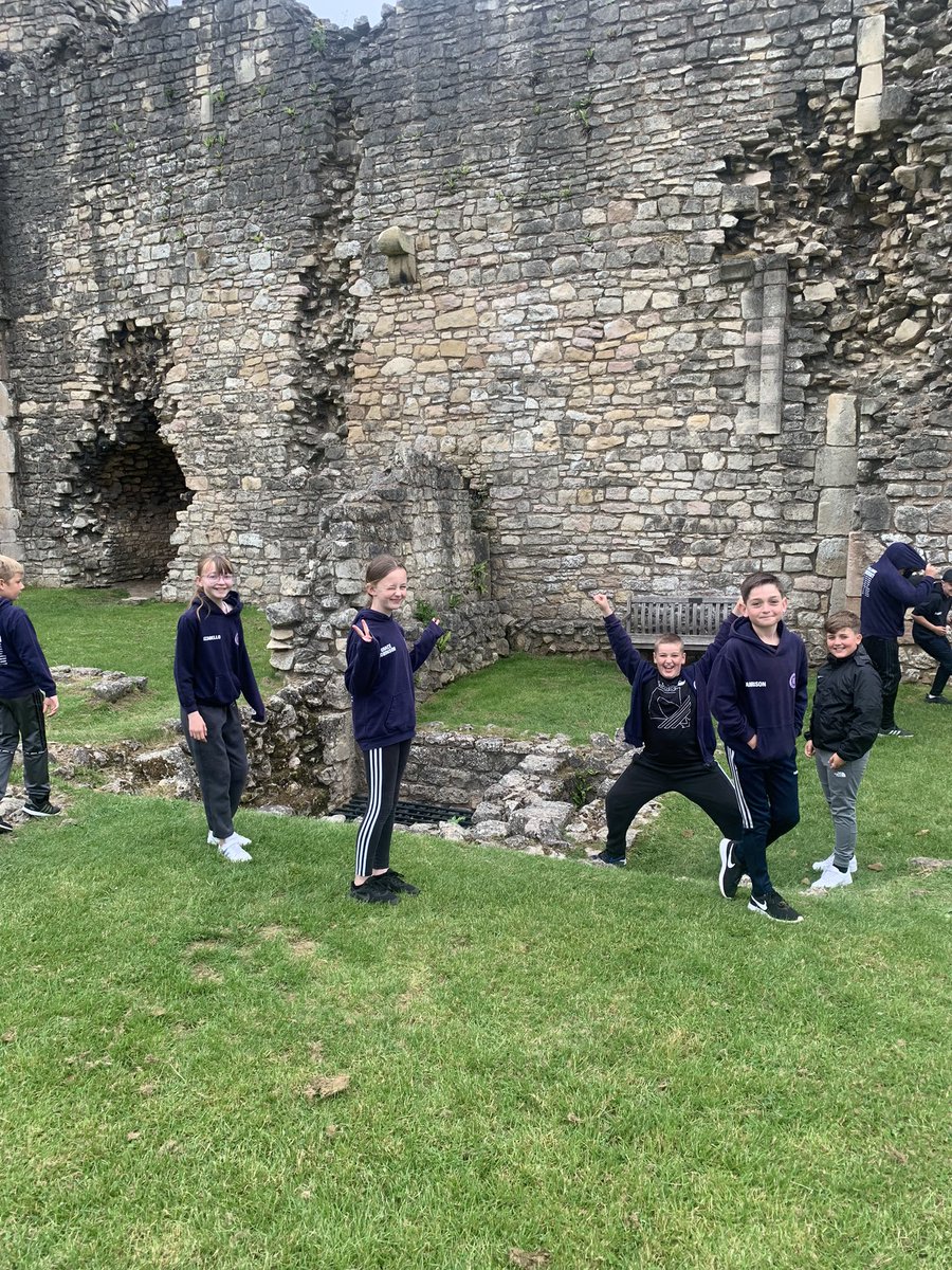 class6_mill's tweet image. Having fun at Conisbrough Castle 🏰 @themillacademy