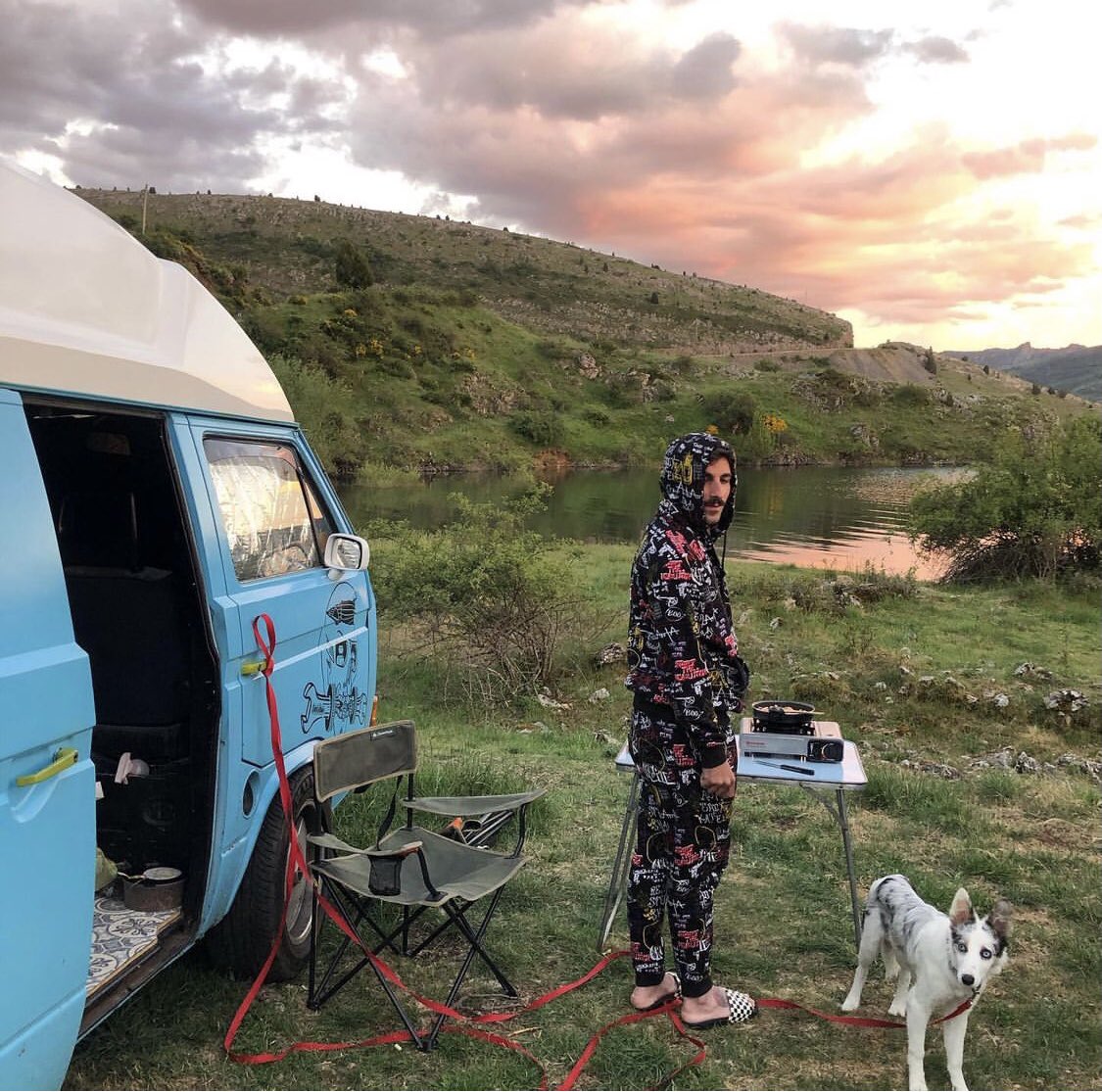 butsiroficial's tweet photo. ¡Comenzamos la semana con la misma aspiración ✨ que #Kakinenn! “Que todo fluya y nada influya 🌅”
⠀
#outdoorliving #cocinaportátil #MS1000 #gascercano https://t.co/8I1uiccSU9