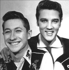 kennylanglea's tweet image. Remembering Scotty Moore. Passed away this day in 2016. Born in Tennessee. American guitarist who formed The Blue Moon Boys in 1954, Elvis Presley's backing band. He was studio and touring guitarist for Elvis between 1954 &amp;amp; 1968. Hugely influential #ScottyMoore 🎸🎶🥀