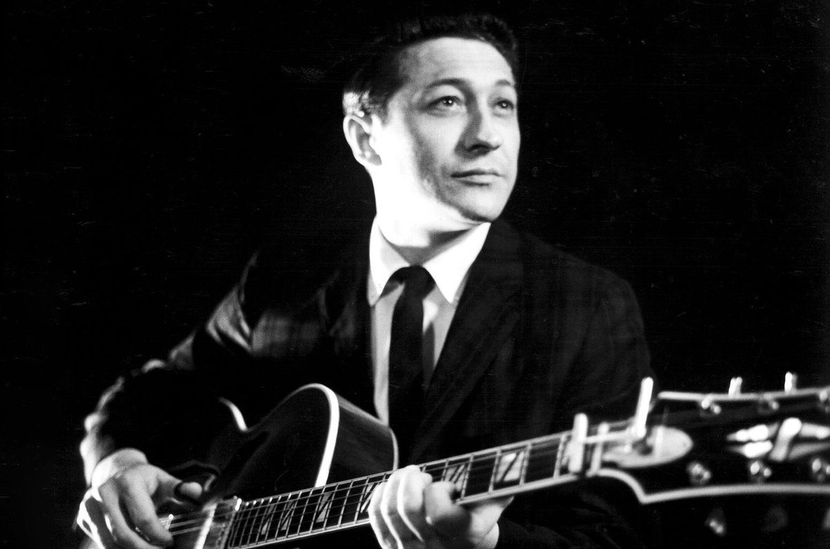 kennylanglea's tweet image. Remembering Scotty Moore. Passed away this day in 2016. Born in Tennessee. American guitarist who formed The Blue Moon Boys in 1954, Elvis Presley's backing band. He was studio and touring guitarist for Elvis between 1954 &amp;amp; 1968. Hugely influential #ScottyMoore 🎸🎶🥀