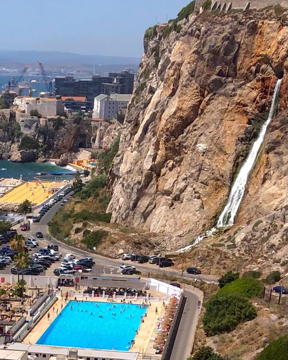 Green listed Gibraltar continues to bask in the sunshine…

Book at mygibraltar.co.uk 📞020 8518 4181

#greenlist #gibraltar #mygibraltar #visitgibraltar #littlebay #campbay #rockofgibraltar #staycationuk #holiday #summervibes #mediterranean 

📷 @mariogarcia431 (IG)👌