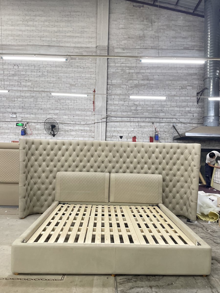 winterluo7's tweet image. Luxury bed 
whatsapp +8613825510404
#furniture #manufacturer #producer #factory #design #homedesign #homefurniture #interiordesign #italiandesign #minimalism #italy #designer  #interiorfurniture #china #fashion #customizedfurniture #safe  #lightluxuryfurniture  #luxurious #bed