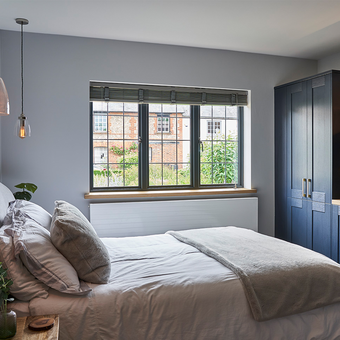 🚨 HAZLEMERE LAUNCHES ALUMINIUM FLUSH CASEMENT WINDOWS 🚀
 
🙌 We’re very excited to roll out a brand-new product for our customers - aluminium flush casement windows. 
 
One of the first installations of the product has taken place at this property in Penn, Buckinghamshire.