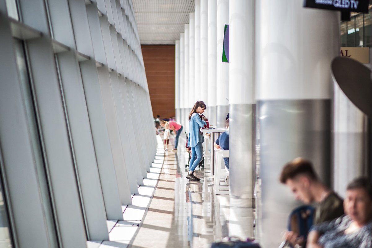 imgarchette's tweet photo. Domodedovo airport, Russia #photography #photo #Airport #photooftheday #girl #streetphotography #jeans #Russia #waiting #people https://t.co/rHdvyHwWbm
