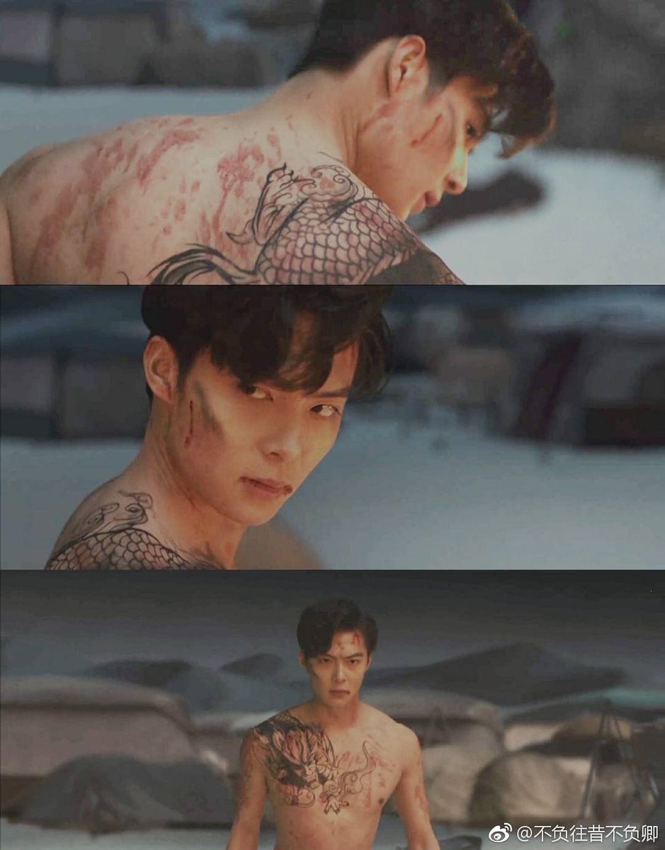 Ли дон ук тату. Дорама про бабочку наби. Я знаю но дорама бабочка на шее. Тату на шее. Я знаю но дорама тату бабочка.