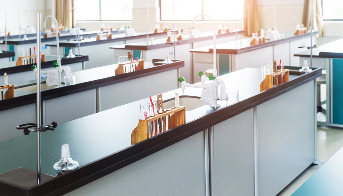 DrStephenHendry's tweet photo. "Teacher training during the pandemic and the long-term impact on practical work in schools" report @RoySocChem 👉https://t.co/kV3R3VvAKL

Covid cost for new science teachers revealed👉https://t.co/4VuL4B1f9Z

School lab closure will hit science's future👉https://t.co/Ze6au8azL7 https://t.co/hAfdc5NG2H