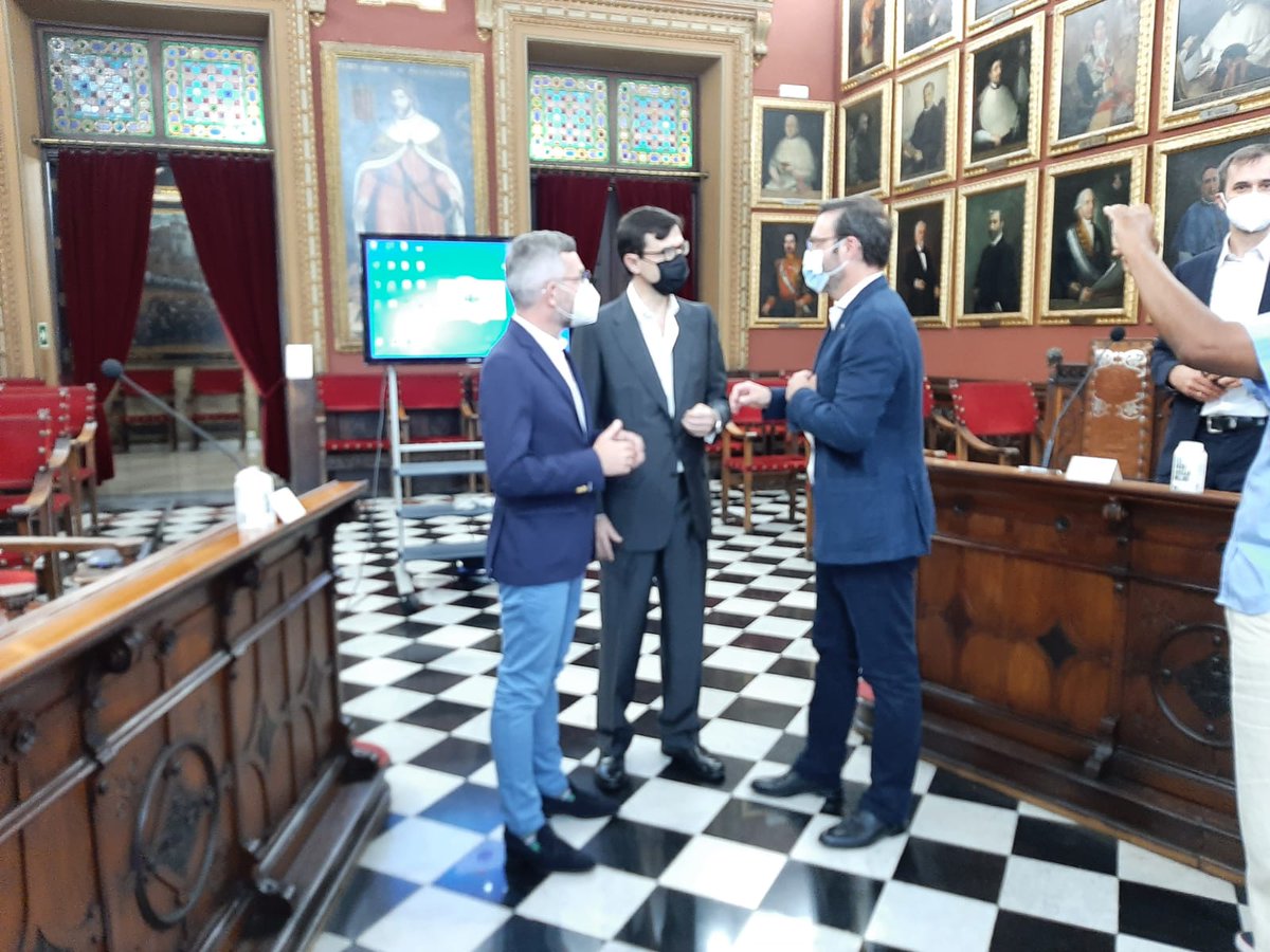 hila's tweet photo. Reunión con representantes de los gobiernos de España y Alemania para explicarles proyectos de Palma que pueden optar a financiación europea.
Nos han pedido por:
✅ Distrito de Innovación Nou Llevant.
✅ Pacto verde.
✅ Mobilidad sostenible.
#PalmaFuturo #PalmaInnova https://t.co/j0rF0Mi7uz