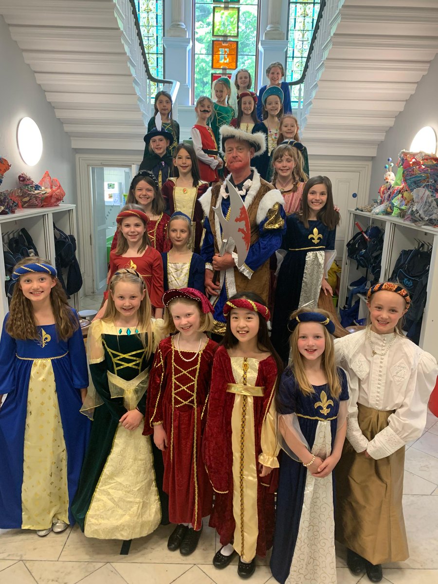 RoyalHighPrep's tweet photo. Year 4 were on their best behaviour for the arrival of His Majesty, the great #KingHenryVIII 👑

They learnt all about his life, and the lives of his six wives over an extravagant Tudor banquet of homemade pies, yum!

#bringinghistorytolife #thetudors #cranwellcurriculum https://t.co/xbjpwspDtw