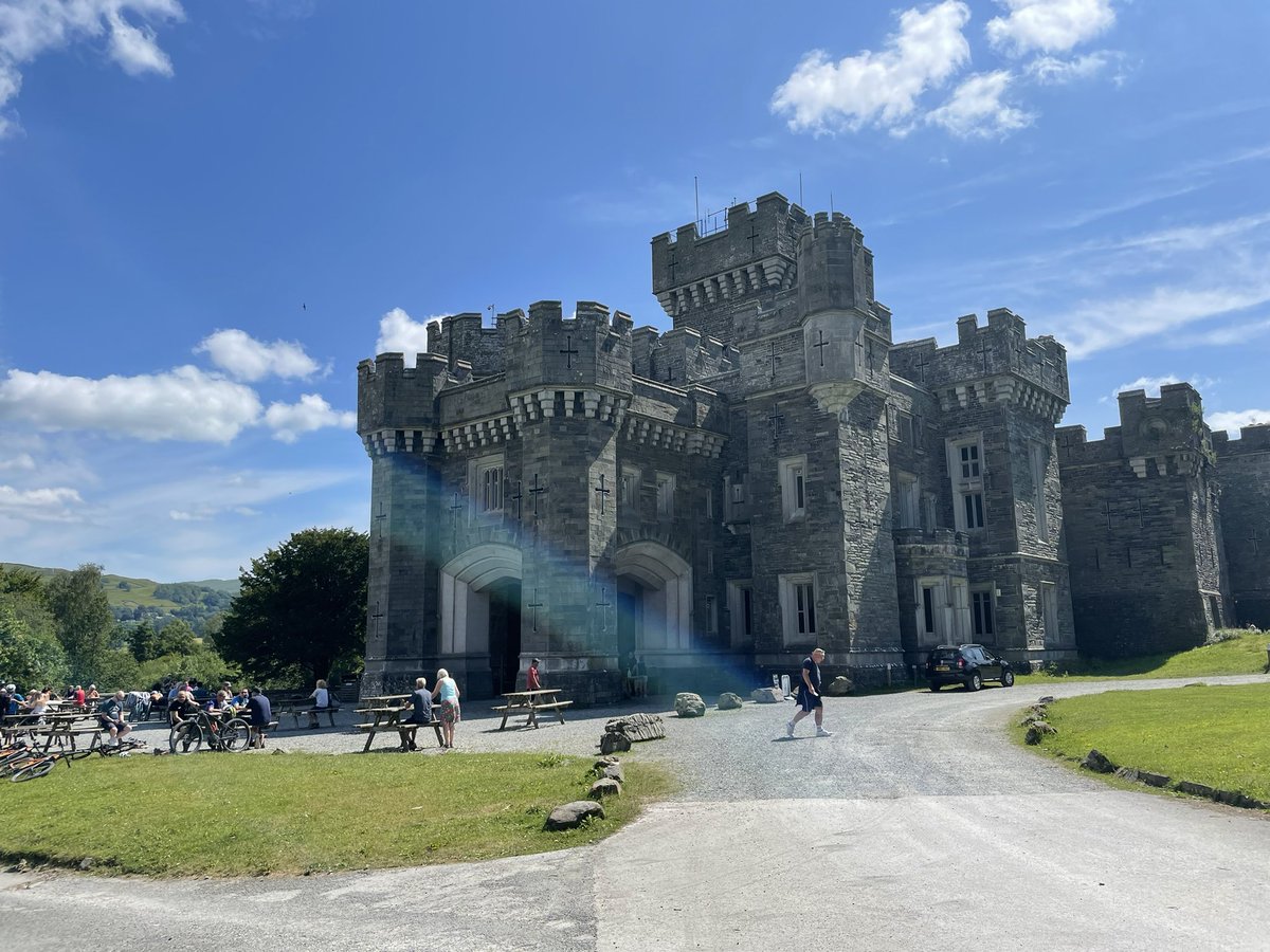 Not a bad place to stop for a drink #WrayCastle #Hawkshead #LakeDistrict