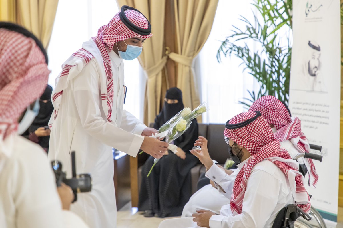 emara_hail's tweet photo. أشاد سمو #نائب_أمير_منطقة_حائل بالقدرات المتميزة لذوي الإعاقة الذين عملوا بمواقع متعددة بحائل، وأعرب سموه عن شكره لهم وللقائمين على توظيفهم وذلك خلال استقبال سموه مسؤولة مبادرة سعي بالمنطقة أ. حسناء المحيفر بحضور عدد من المسؤولين والجهات التي ساهمت بتوظيفهم. https://t.co/emY7Gvi8tv