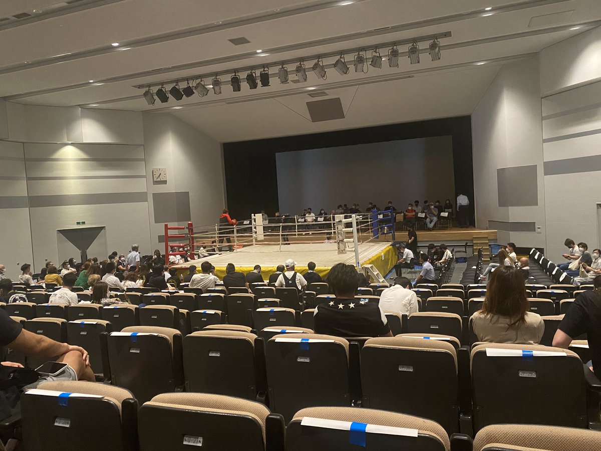 久々ボクシング生観戦🥊
ボクシングって難しいですね…😩