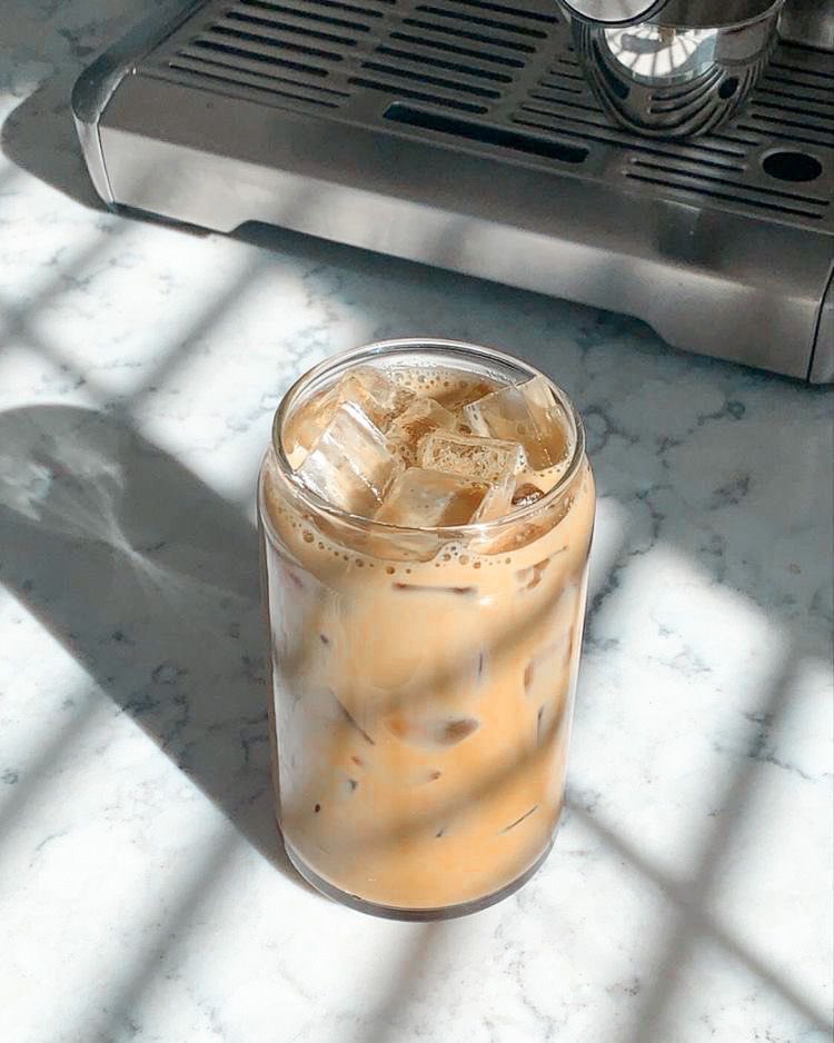 mrymdreams's tweet photo. Iced coffee appreciation tweet https://t.co/a0MfFSwc3O