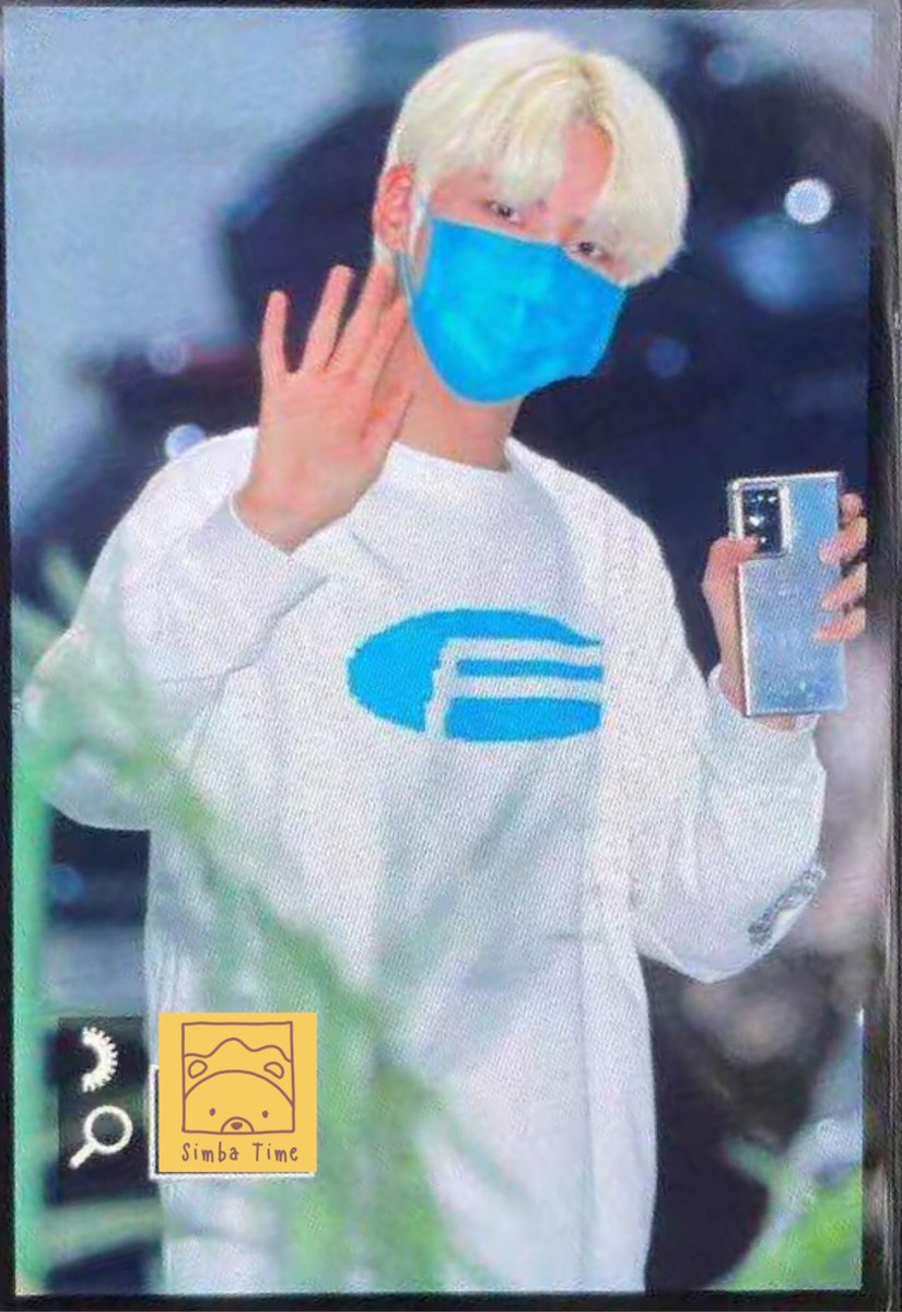 SimbaTime0608's tweet photo. 210628 mbc 퇴근
#이진혁 #LEEJINHYUK #イジンヒョク #李鎮赫 #브이태양 https://t.co/sM7wD5vKCZ