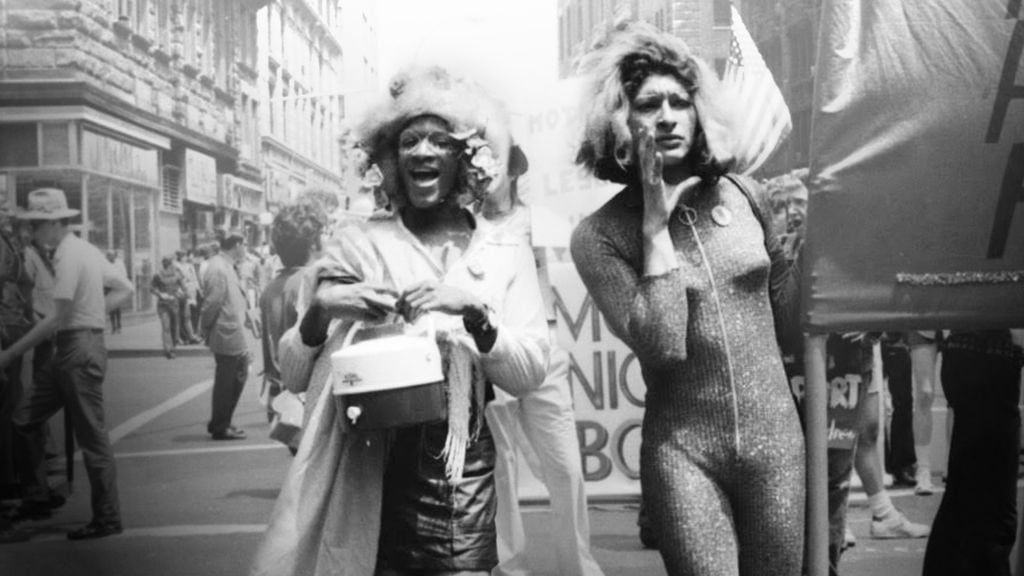 Today is the 52nd anniversary of the #StonewallRiots - a moment that sparked a movement of resistance against discrimination, harassment & exploitation

Our communities came together in 1969, and today we remain united in the fight for equality 🏳️‍🌈🏳️‍⚧️

#Stonewall #StonewallWasARiot