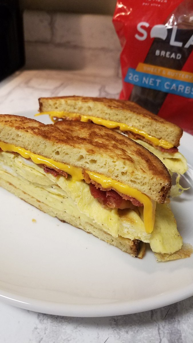 MissGabbyGuns's tweet photo. French toast bacon egg and cheese sandwich 😁🤤 #chefgabby #foodporn #privatechef #cookingdate #breakfastofchampions #lowcarb #keto #ketodiet #solabread https://t.co/2vX526bH3H