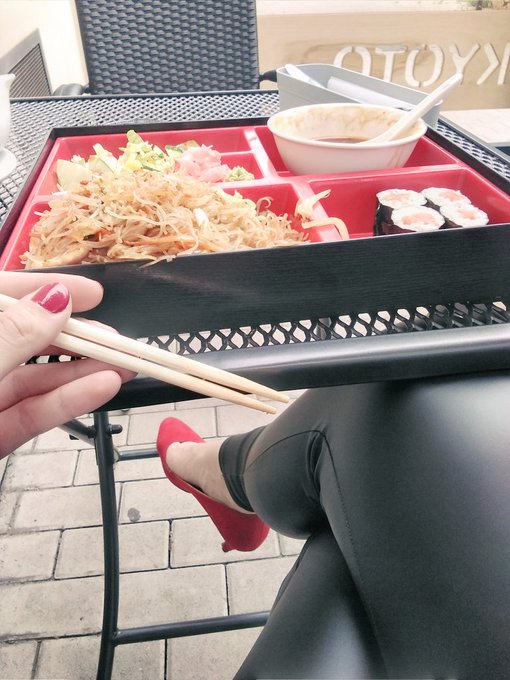 Stopped by to rest my feet at the Kyoto restaurant for my beloved noodles. Simple, but makes up with<a href="/tag/prague"class="tags"><span>#prague</span></a><a href="/tag/chineserestaurant"class="tags"><span>#chineserestaurant</span></a><a href="/tag/dommesgethungryto"class="tags"><span>#dommesgethungryto</span></a>