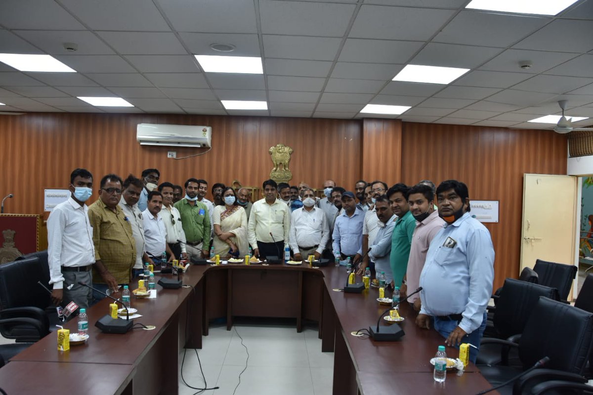 2020News5's tweet photo. मीडियाकर्मी जनहित व सरकार से जुड़े सकारात्मक खबरों पर करें अपना ध्यान केंद��रितः मुकेश वशिष्ठ https://t.co/AgeUxlDtCI