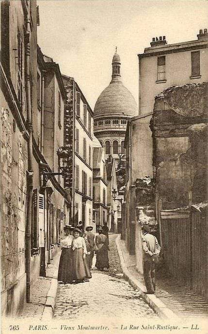 parisvisites's tweet photo. Montmartre, rue St. Rustique, oui... en 1900. Autre ambiance... #Paris #France #patrimoine #tourisme #jevisiteParis #photo #Travel #vintage https://t.co/lj9eYdvOIN