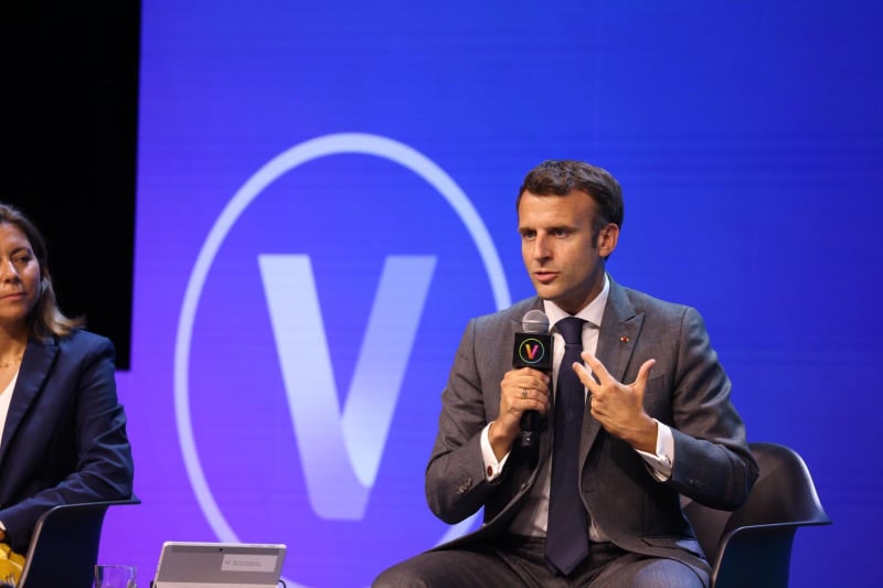 VivaTech's tweet photo. Live from #VivaTech, French President 🇫🇷 @EmmanuelMacron having a conversation with European scaleups 🚀 :"La France est le pays de la créativité, nous avons ça dans nos gènes. Tout le défi collectif est de la faire fructifier." https://t.co/Pptxzcha7N