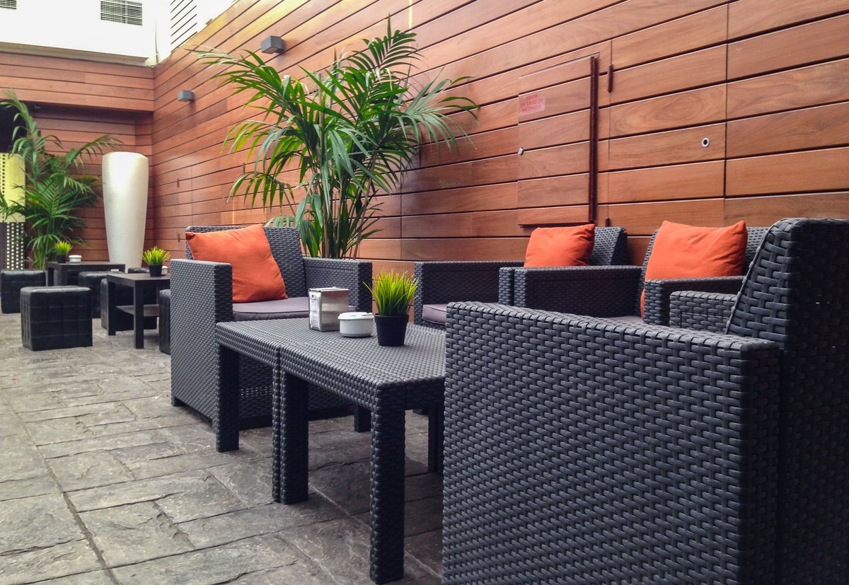 ¡#EspacioPlatea vuelve HOY!😎
Abrimos nuestra refrescante terraza de #verano.🍻

👉🏽INAUGURACIÓN: hoy viernes a las 20h
✅RESERVAS: 941 38 01 50

Os esperamos viernes y sábados desde las 20h.🍺
#hotelvirrey #arnedo #larioja #riojaoriental #platea