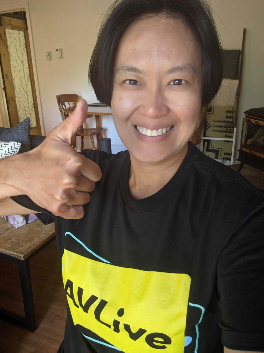 AudienceView's tweet photo. How's day 2 of the AudienceView employee conference going?

@jchiam gives it a 👍!

#AVLive #LifeatAV https://t.co/UkP8b3cIqr