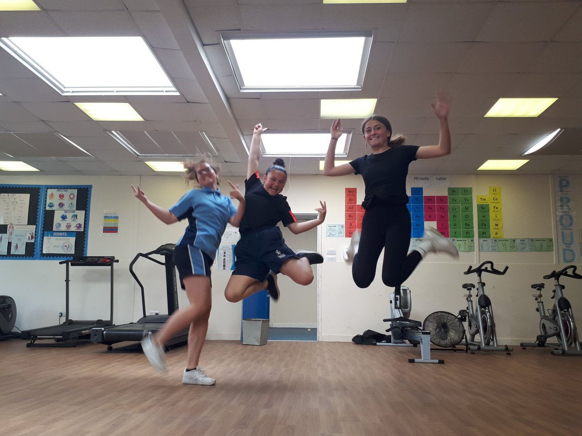 CastleManorPE's tweet photo. Year 8 Girls smashing the 5km challenge! #ThisGirlCanWeek #CMAPE #CMACan https://t.co/ddWXuhbXhg