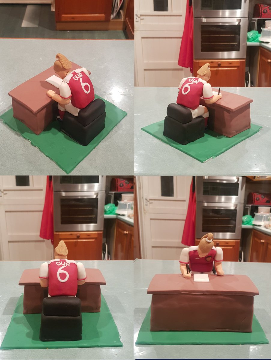Jolomoco's tweet photo. @ArsenalWFC @leahcwilliamson Get in!!!
Now I can also finally reveal this cake I made months ago with Leah's borthday in mind in the hopes it would have been announced back then! π
#Our6
(was my first for 5 years and 3rd fondant ever so don't judge π) https://t.co/F6cPOT9ztS