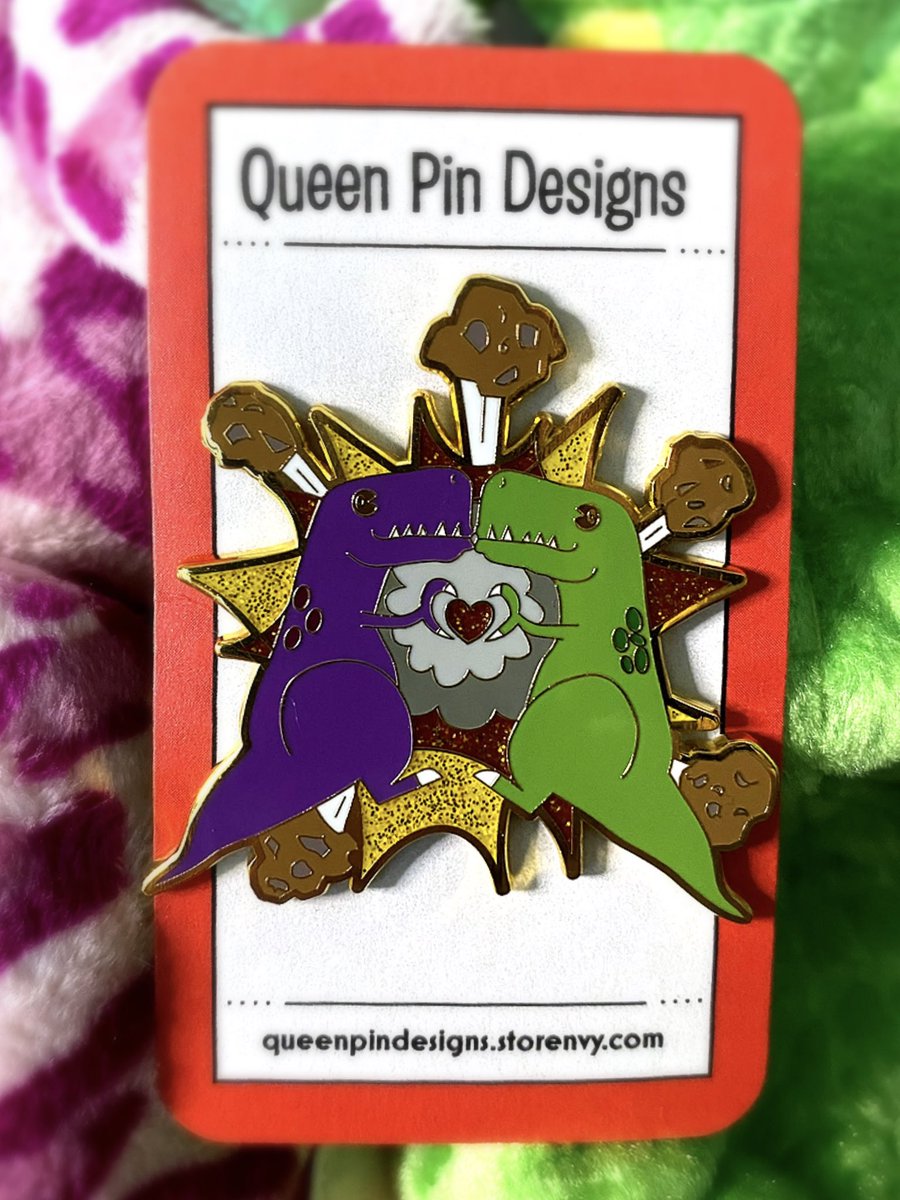 My new pin is finally out! ✨ express your love for someone (or yourself) with my new Dino-mite Love design! 💚💜

🦖 etsy.com/shop/QueenPinD…
🦖 queenpindesigns.storenvy.com

#enamelpins #enamelpindesign #enamelpinsforsale #dinosaurs