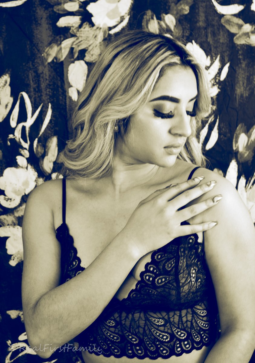 RealFirstFamily's tweet image. Special discount weekend coming up for the Boudior Soiree Expierence! Limited spots book yours now! 

#kcphotography #boudior #soiree #relaxingtime #treatyourself #discount #special #realfirstfamilyentertainment