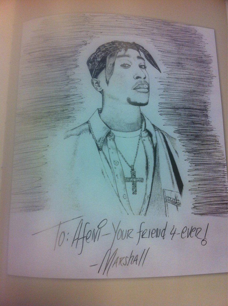 todosobreraptw's tweet photo. Hoy cumpliría 50 años el rapero más icónico de todos.
Feliz cumple Tupac🎂.
Las fotos de abajo son un dibujo y una carta que hizo Eminem a la madre de Pac después de haber fallecido https://t.co/axhDCUa7MH
