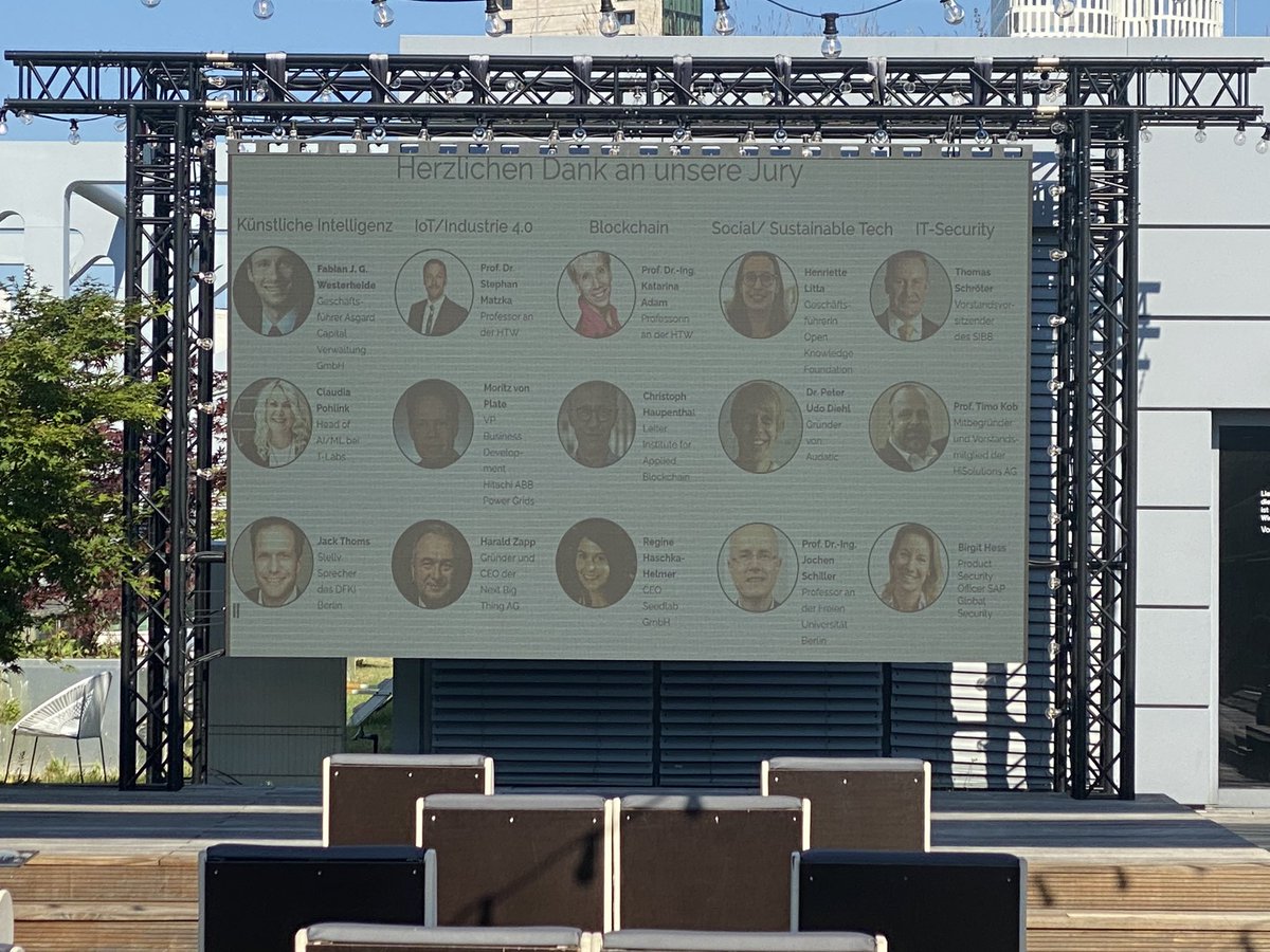 bootstrappingme's tweet photo. Today at #deeptechaward21 . @deeptechberlin - first #networking #event this year. Hopefully not the last 🙏 With @nicolebuettner @H_Zapp @menguehan @cloudy_pooh @geralbine @Crickerts https://t.co/xU48NCOt2e