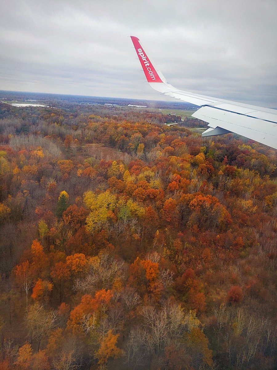 enigmaconundrum's tweet photo. @SpiritAirlines Older plane from a flight years ago https://t.co/qZ4WPhm5UQ