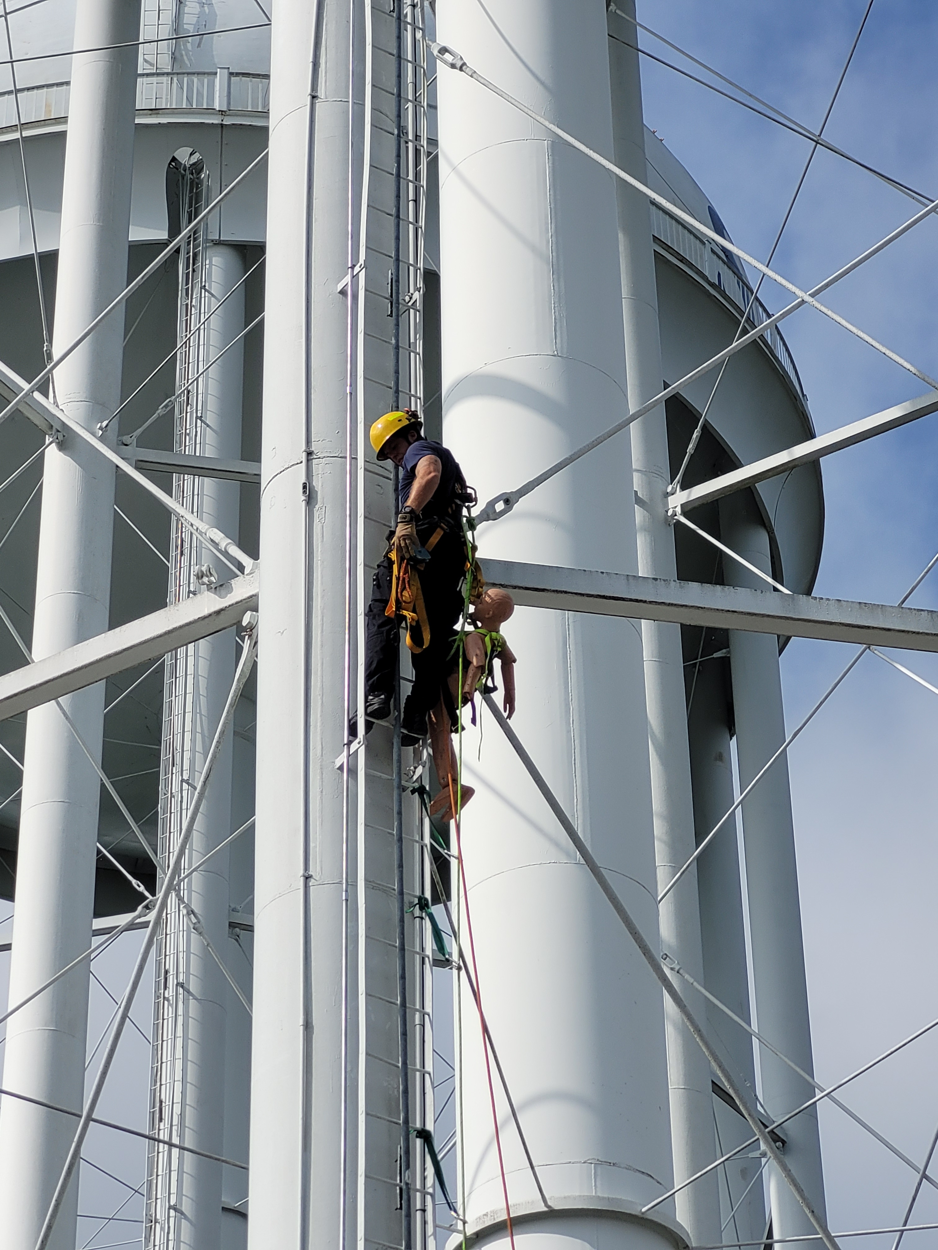 Columbus Fire & EMS on X: High angle, rope rescue training. https