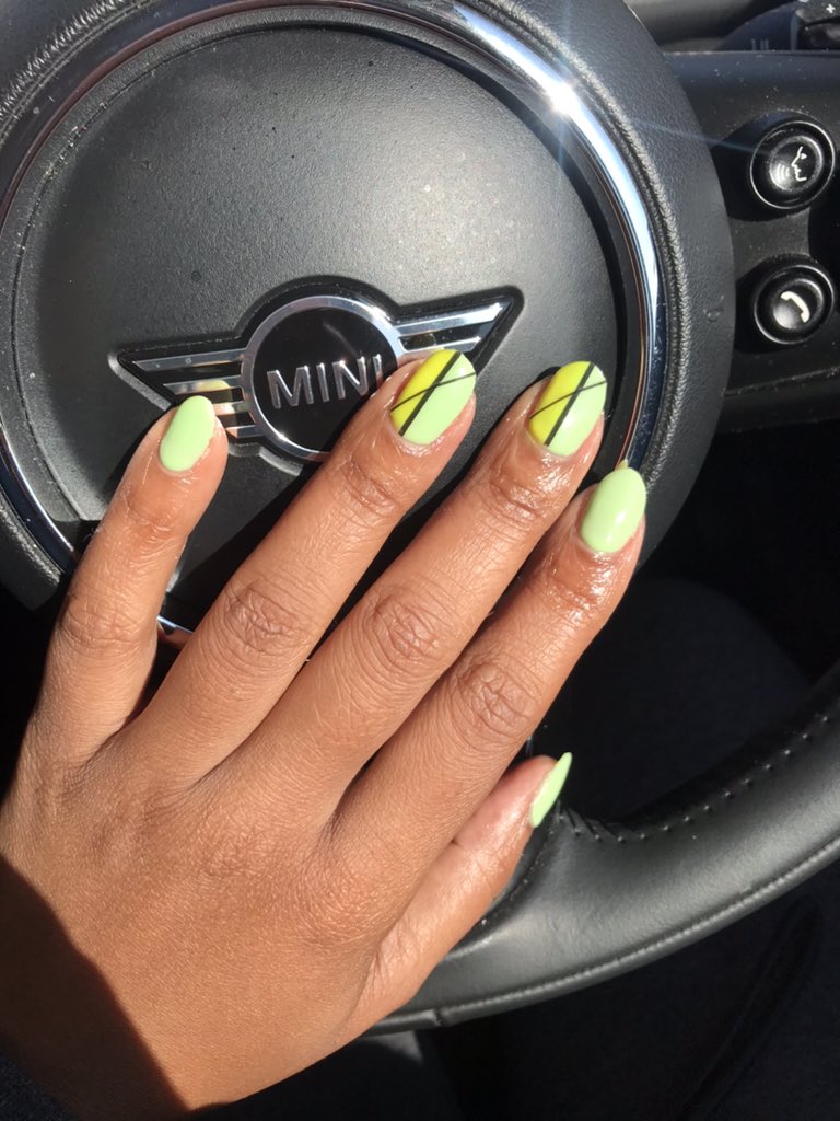 Nomonde_Radebe's tweet photo. @ColourMeCrazyBs 😍 https://t.co/XEwl35eX74