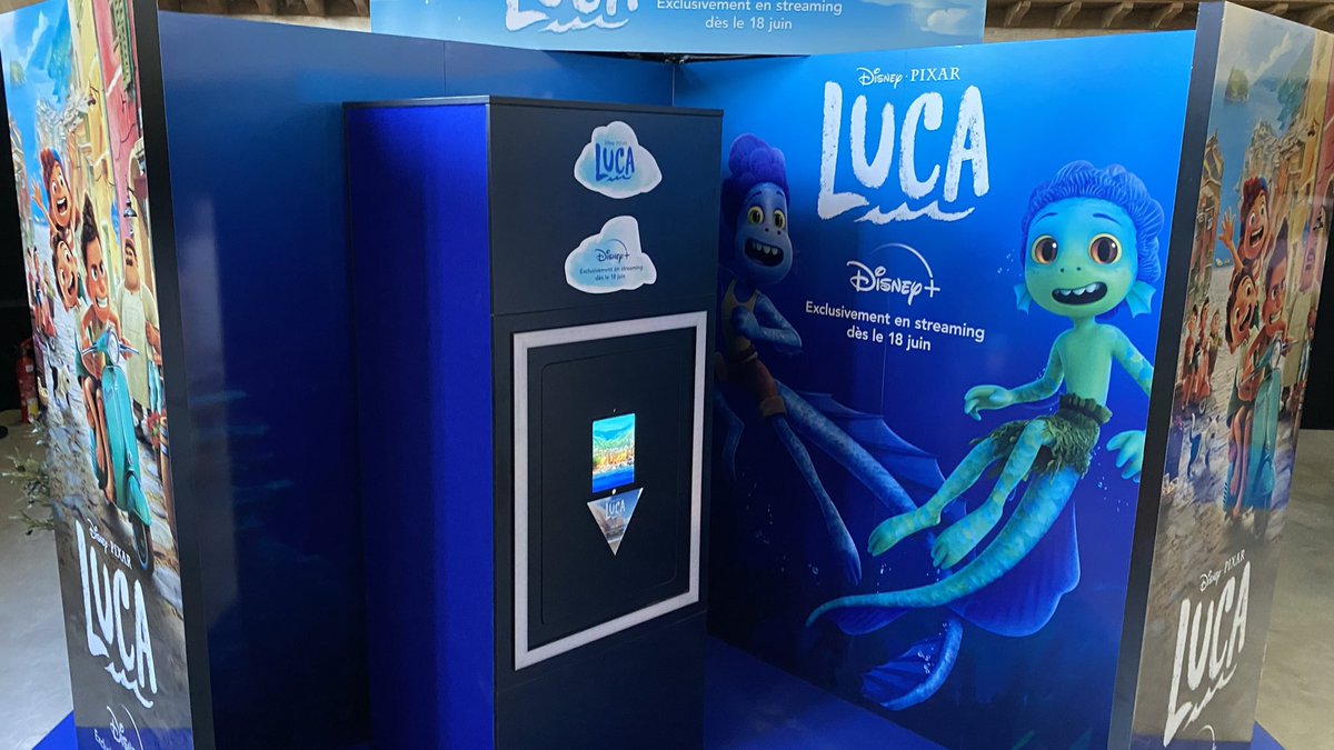 DisneyAnalysiFR's tweet photo. [#Annecy2021] #Luca et ses amis sont arrivés au Village du @annecyfestival à dos de Vespa pour illuminer l’été des festivaliers ! 🛵

Source des photos : @DisneyFR  sur Twitter

#PixarLuca #AnnecyFestival #AnnecyFestival2021 #AnnecyOnline #AnnecyOnline2021 #Annecy #DisneyPlus https://t.co/1BRbDlLlRP
