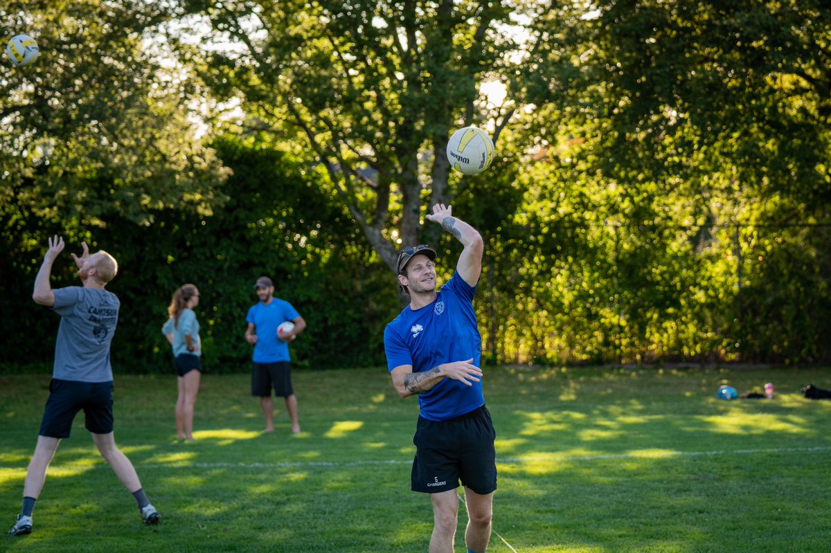 All smiles as Reverse 2s returns tonight and Co-Ed 3s tomorrow!! 😃 

See you at the park!

#southislandvolleyball #siva