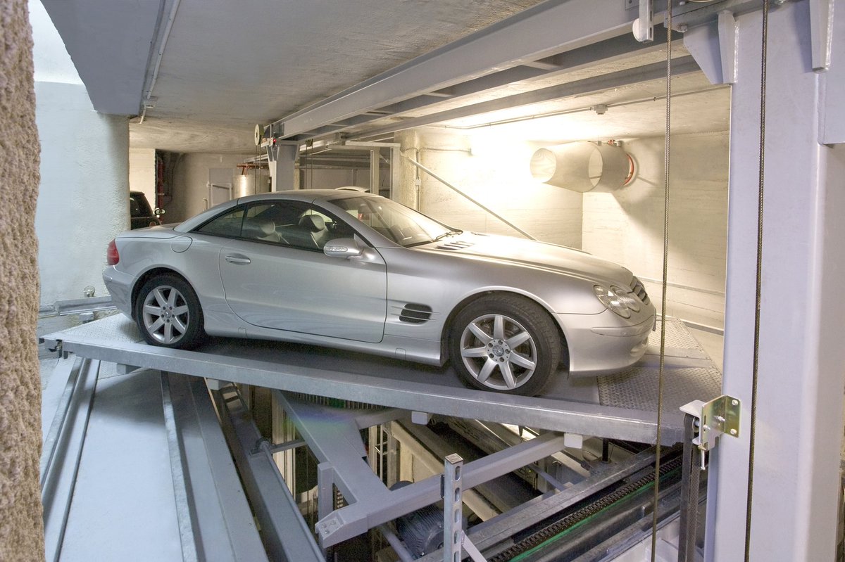 DPSLimited1's tweet photo. BTS pictures from 2013 when we installed the #KlausMultiparking MasterVario R3C in the #Shard!
48 parking spaces spread across the 6 underground levels of this iconic London landmark. #Parking so #exclusive, it is only used by guests of the Shangri-La hotel and office workers! https://t.co/qd0zuUIC50
