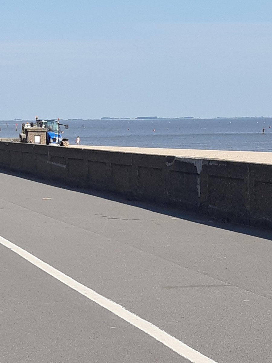 HumberbeatNEL's tweet photo. #Cleethorpes #CleethorpesNPT Its a beautiful morning here at Cleethorpes, if you are visiting our resort please respect others, be patient if driving, stay safe and enjoy the sun.#havefuninthesun https://t.co/0shahtvRTB
