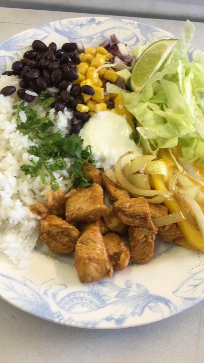 OasisHealthSE1's tweet photo. Our experimental #kitchen has created tasty dishes that help parents devise #healthymeals their kids will eat at home. Giving parents #headspace &amp; a place to try things without criticism could be the answer to stress free family teatime? @ImpUrbanHealth @LDNchildobesity https://t.co/gWxgUEib8a