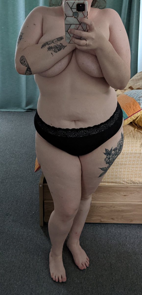 ChatsFlower's tweet photo. I've never felt better than when taking nudes! Or semi nudes 😏 https://t.co/eCsGWMgsTo