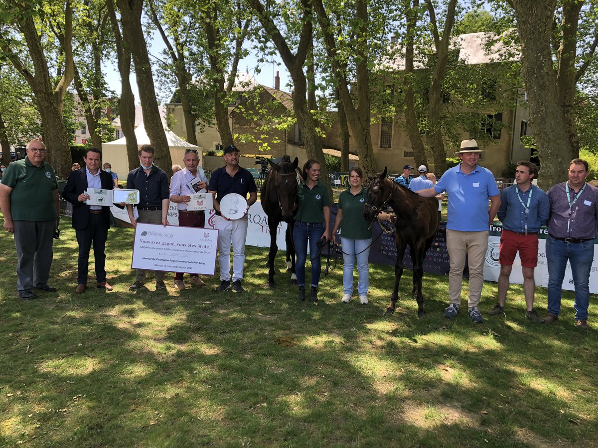 France Sire (@francesire) on Twitter photo Le mâle de Free Port Lux (<a href="/HarasDeCercy/">Haras De Cercy</a>) et Bonne Route est sacré champion suprême des pur-sang ! Bravo à Bertrand de Soultrait (<a href="/TouryDe/">Haras de Toury</a>) !
<a href="/InfoArqana/">ARQANA</a> <a href="/AqpsDecize/">CERCY TOUR</a> Le mâle de Free Port Lux (<a href="/HarasDeCercy/">Haras De Cercy</a>) et Bonne Route est sacré champion suprême des pur-sang ! Bravo à Bertrand de Soultrait (<a href="/TouryDe/">Haras de Toury</a>) !
<a href="/InfoArqana/">ARQANA</a> <a href="/AqpsDecize/">CERCY TOUR</a>