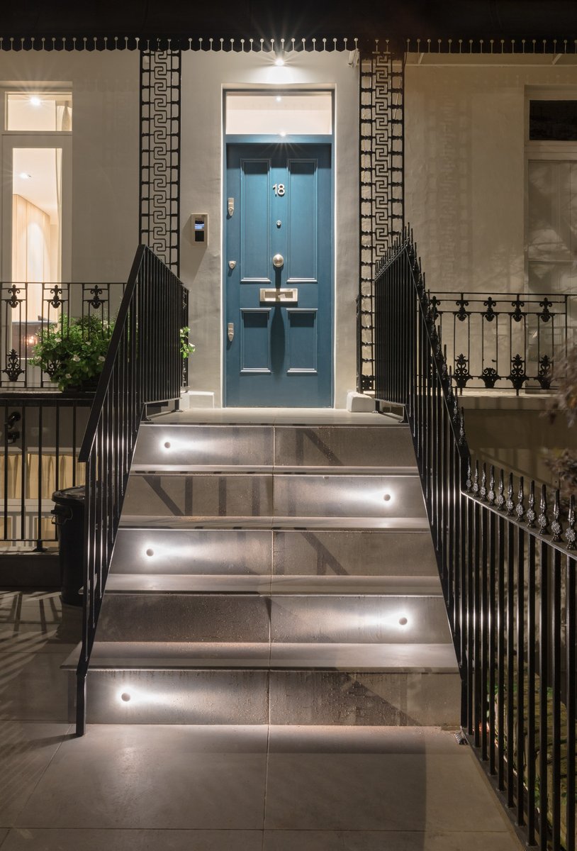 As independent lighting designers we offer an impartial and personal service focussing completely on our clients needs
.
.
.
.
#designbymatch #lightingdesign #entrancedesign #lighting #lightingoutdoor #residentialproject #london
Fittings from <a href="/lightgraphix/">Light Graphix International</a>