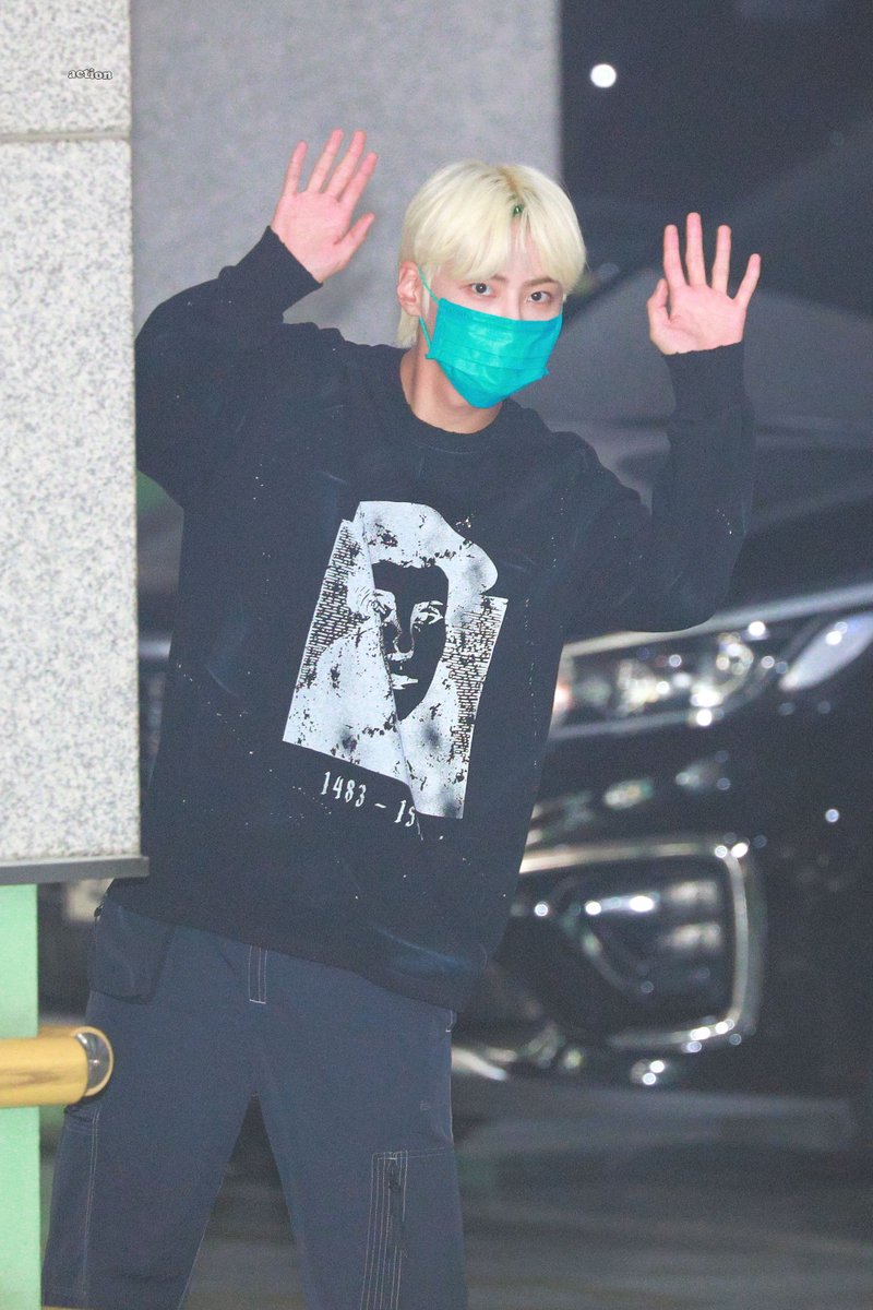 action_0608's tweet photo. 종호 화이팅~~~ #이진혁 #LEEJINHYUK #브이태양 https://t.co/ff15tQV0GN