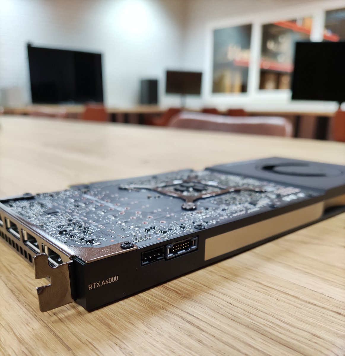 azken_muga's tweet photo. Diseño elegante. Rendimiento potente.
Ya tenemos con nosotros las nuevas GPUs NVIDIA A4000. Lleva tu rendimiento gráfico a otro nivel.
#computergraphics #nvidia #a4000 #azken #azkenmuga #gpu #gpucomputing #workstations #raytracing #engineering #visualization https://t.co/MGollMUJjM