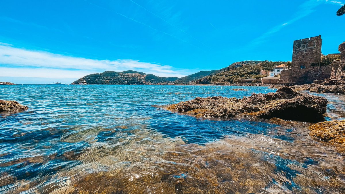 DermengiuMarian's tweet photo. Théoule sur #Mer 📸@DermengiuMarian #CotedAzur #ILoveFrance #Travel #AlpesMaritimes #Chateau  #Escape #FrenchRiviera #France3 #PACA #Film #Mediterranean #Photographie #City #Festival #beautifulplace #Nature #travelphotography #French #luxury #landscapephotography #ViveLaFrance https://t.co/cs2CV6AGC5